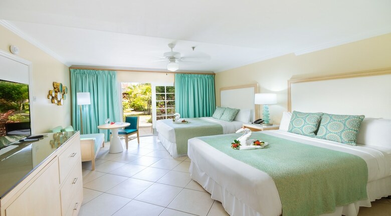 Hotel Bay Gardens Beach Resort