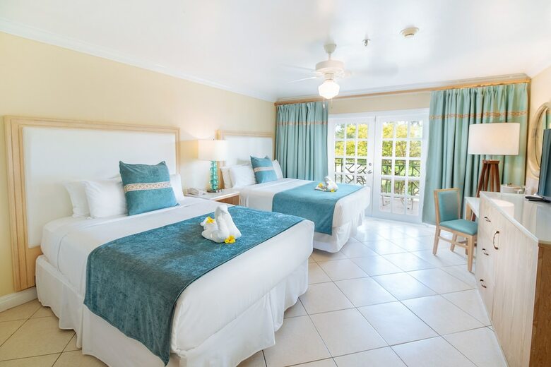 Hotel Bay Gardens Beach Resort