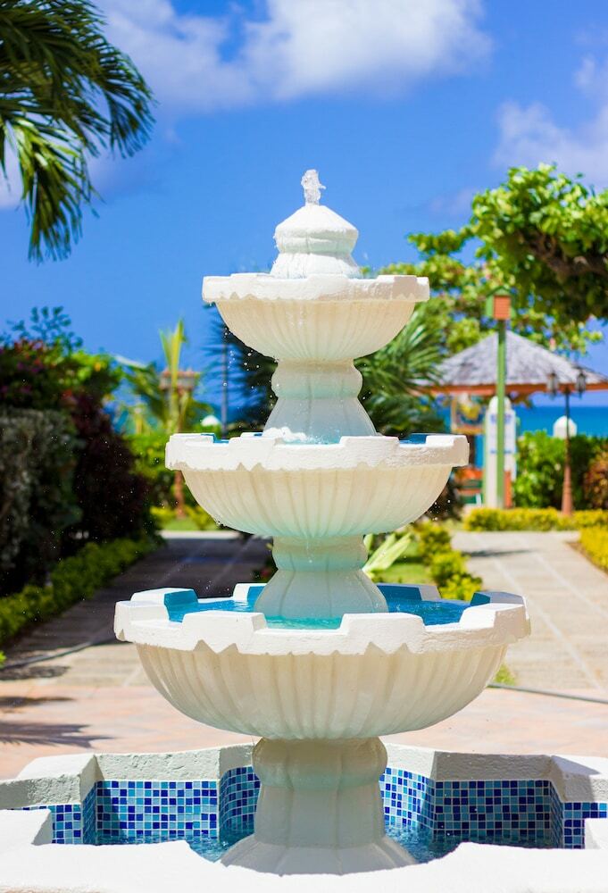Hotel Bay Gardens Beach Resort