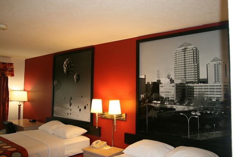 Hotel Super 8 By Wyndham Albuquerque Airport