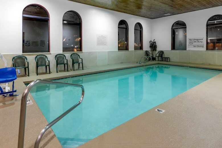 Hotel Super 8 By Wyndham Albuquerque Airport