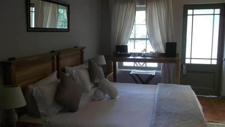 Hotel Housemartin Guest Lodge