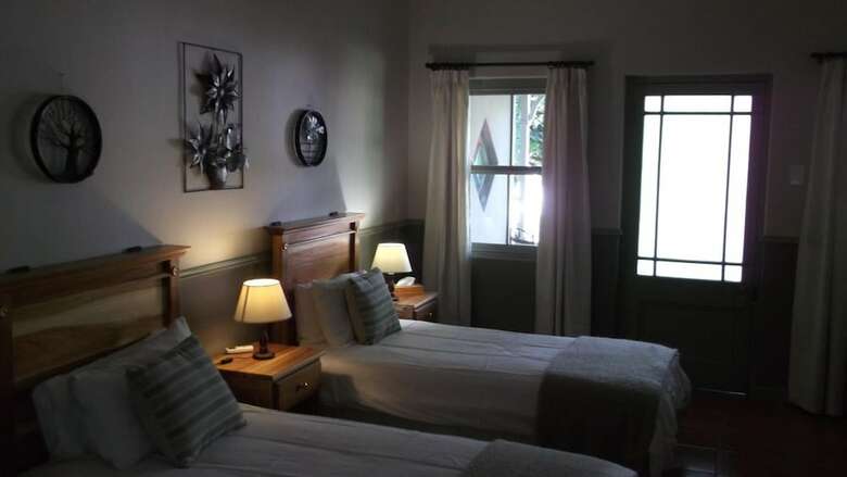 Hotel Housemartin Guest Lodge