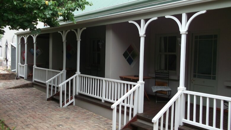 Hotel Housemartin Guest Lodge