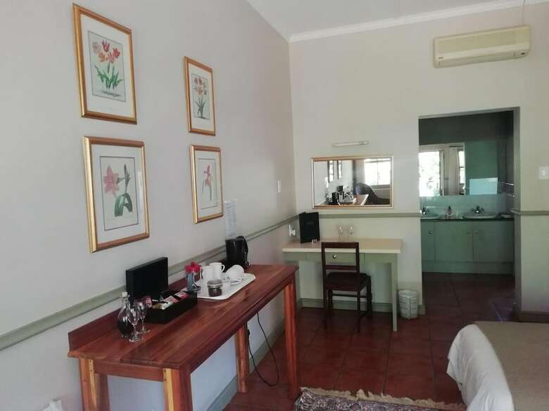 Hotel Housemartin Guest Lodge