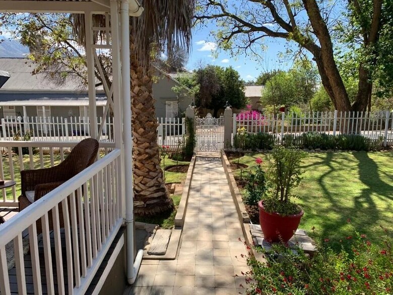 Hotel Housemartin Guest Lodge