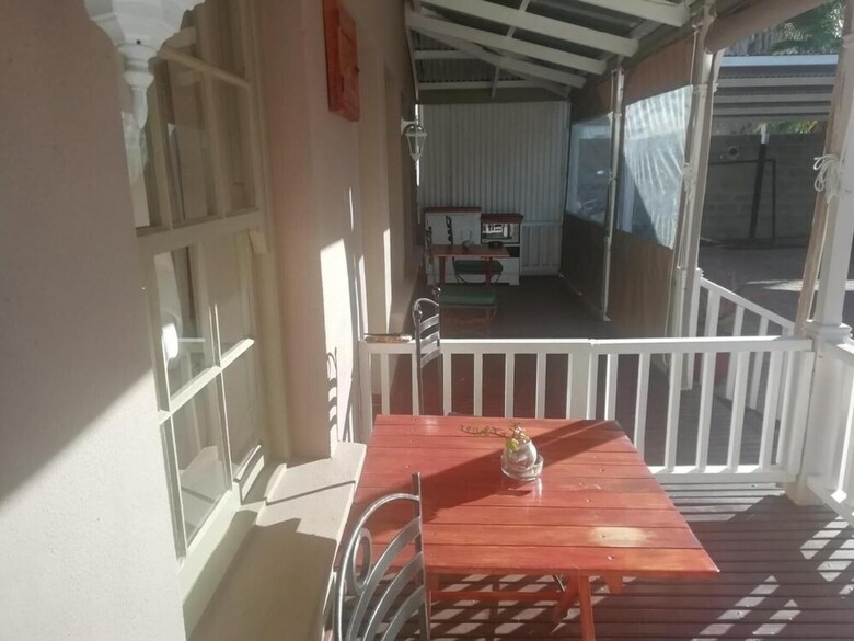 Hotel Housemartin Guest Lodge