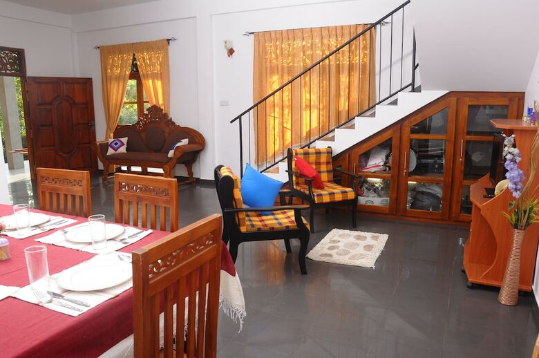 Hotel Colombo Village