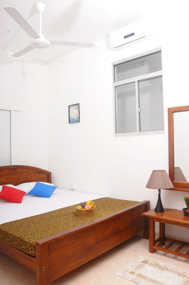 Hotel Colombo Village