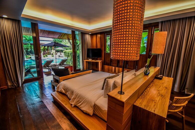 Hotel The Nine Thipthara Klongson Resort