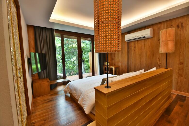 Hotel The Nine Thipthara Klongson Resort
