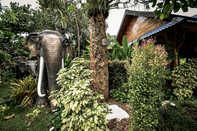 Hotel The Nine Thipthara Klongson Resort