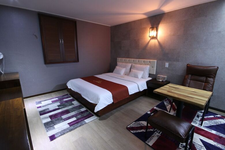 Ehotel Gumi
