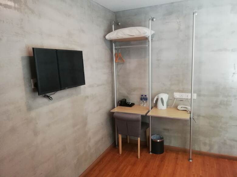 Insta Hotel