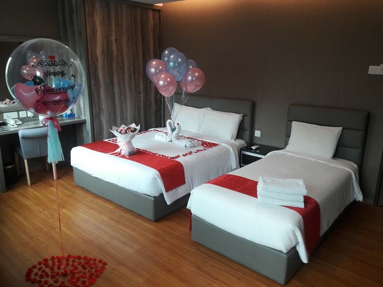 Insta Hotel