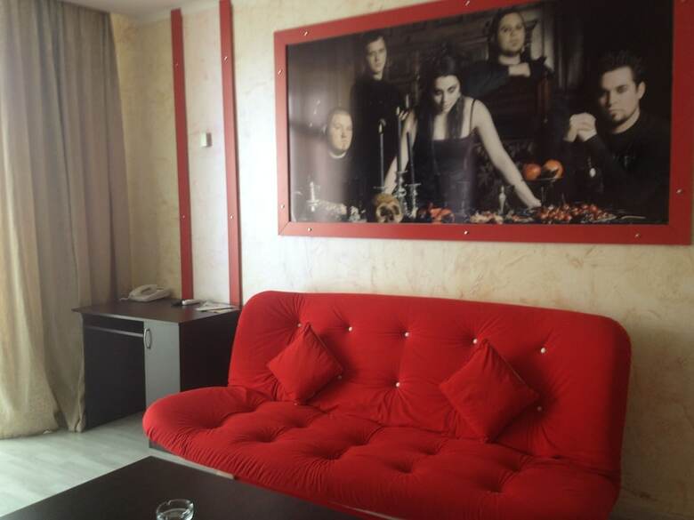 Rock Hotel First Line