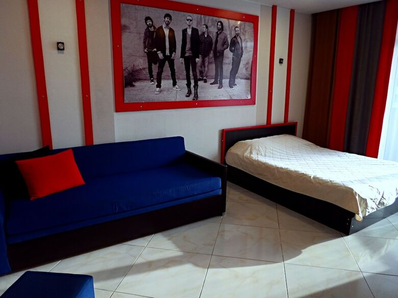 Rock Hotel First Line