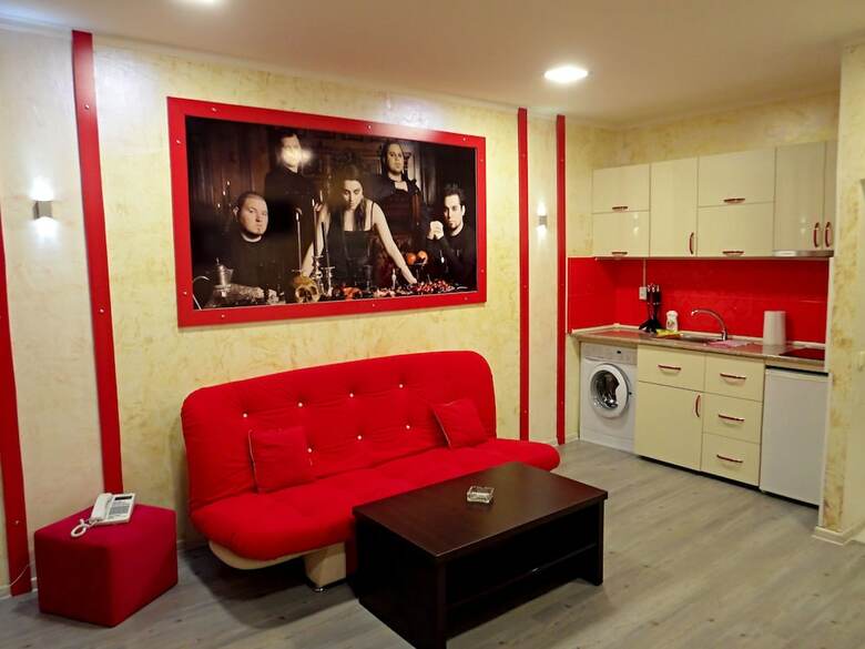 Rock Hotel First Line