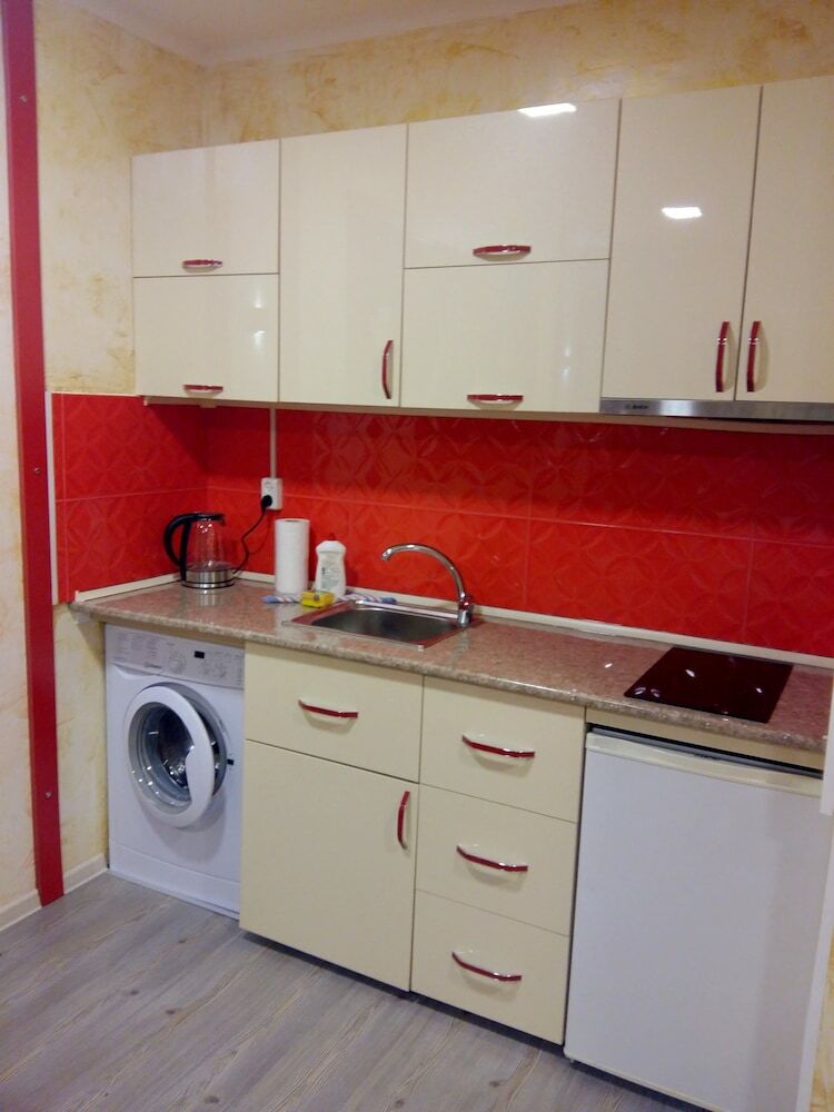 Rock Hotel First Line