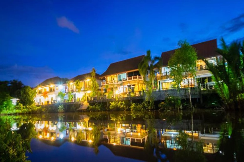 Hotel Baanrimnam Resort Trat