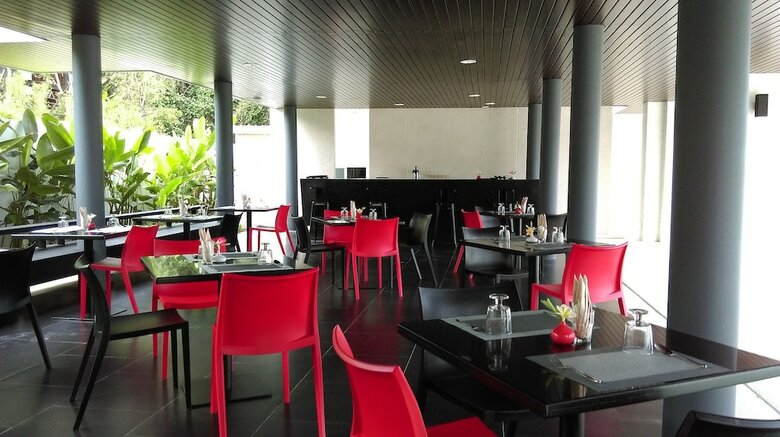 Hotel Seanery Beach Resort