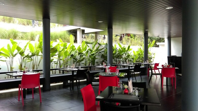 Hotel Seanery Beach Resort