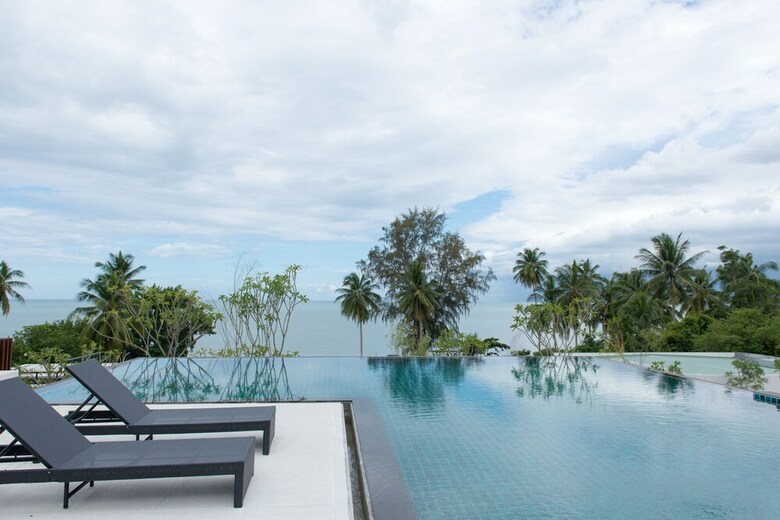 Hotel Seanery Beach Resort