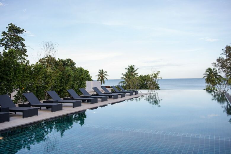 Hotel Seanery Beach Resort