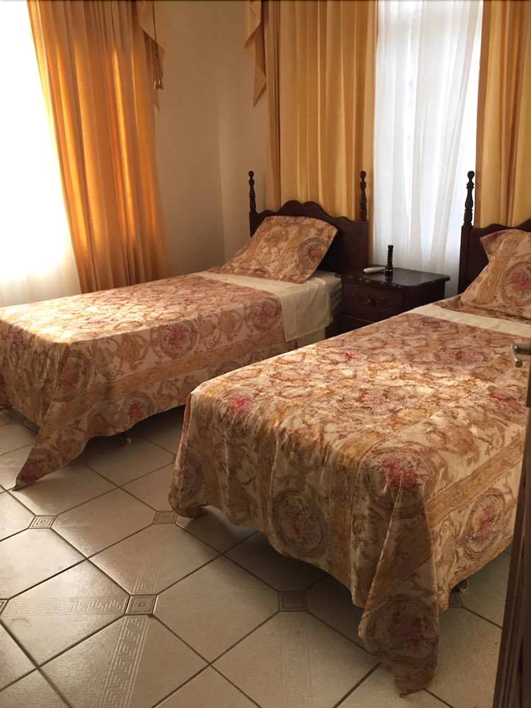 Villa Ocho Rios Golden View