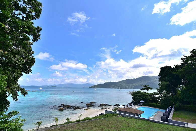 Hotel Asara Private Beach Resort