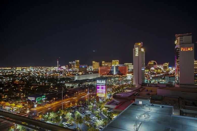 Stripviewsuites At Palms Place