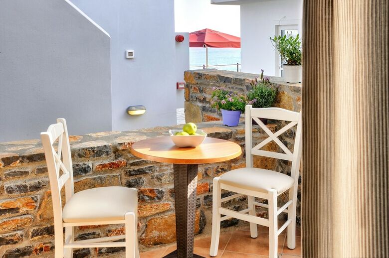Apartamentos Myrtos Mare Suites