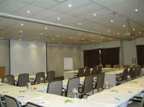 Hotel Outlook Lodge Or Tambo