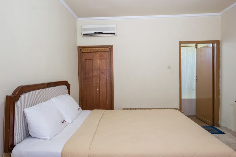 Hotel Reddoorz @ Cemara Beach Sunrise