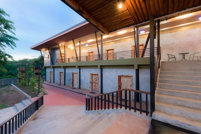 Hotel Riverpool Resort