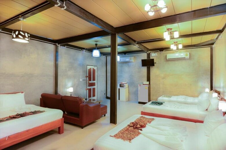 Hotel Riverpool Resort