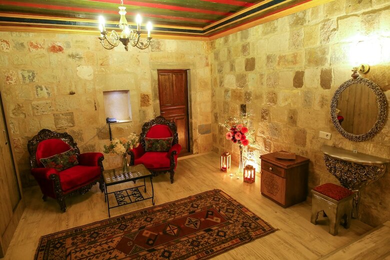 Bedrock Cave Hotel -adults Only