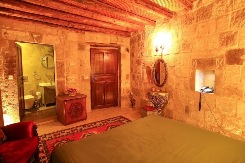 Bedrock Cave Hotel -adults Only