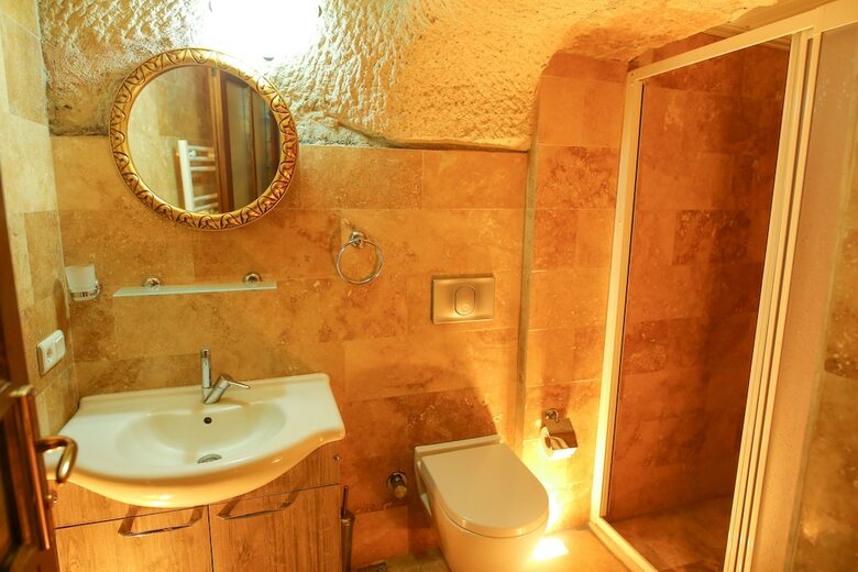 Bedrock Cave Hotel -adults Only