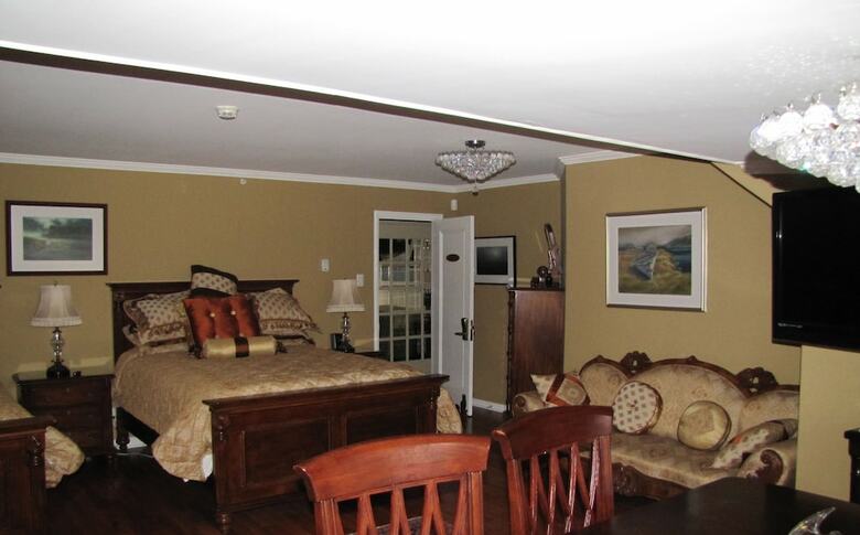 Hotel Monroe House Executive Suites