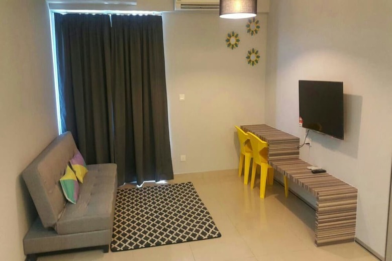 Hotel de Houz - Trefoil Setia Alam Home Stay