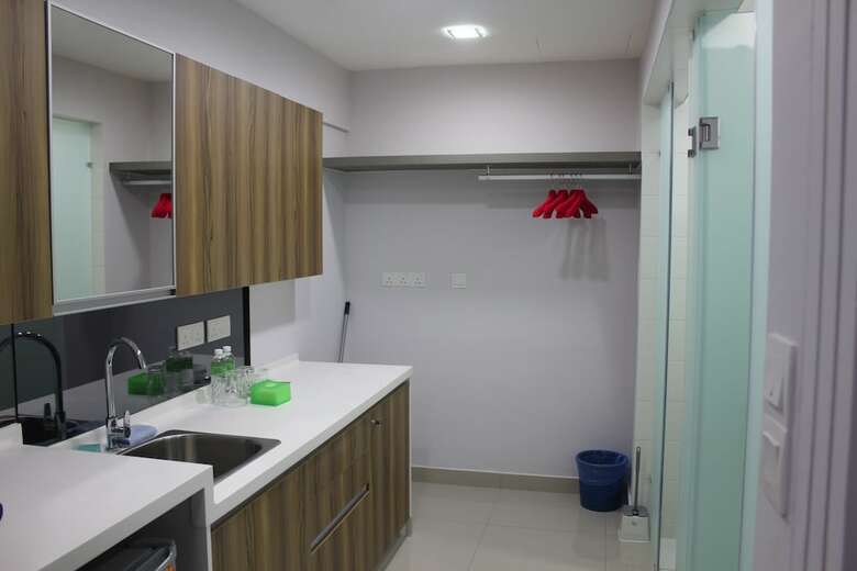 Hotel de Houz - Trefoil Setia Alam Home Stay