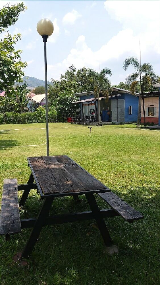 Hotel Levee Camp