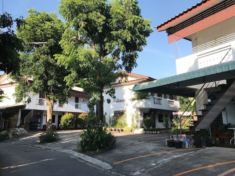 Hotel Baan Nukanong Guesthouse