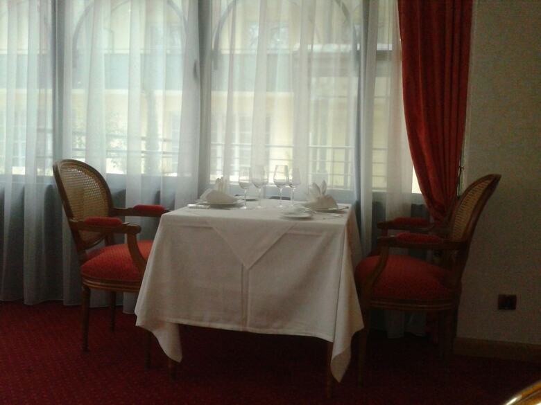 Home M�dicis Les Petites Roches