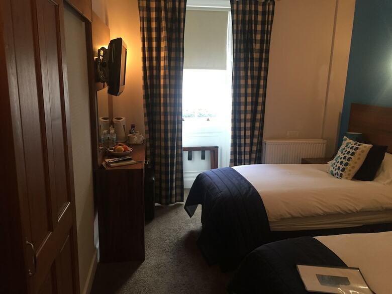 Queens Head Hotel
