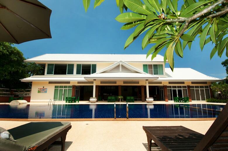 Hotel Taweeporn Resort