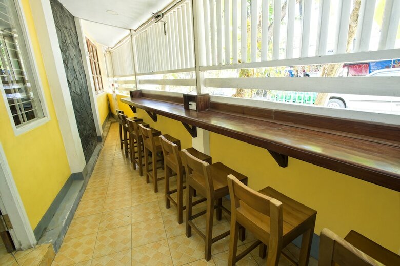 Hostal Season Bed And Breakfast -ngapali