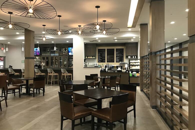 Delta Hotels By Marriott Grand Rapids Airport