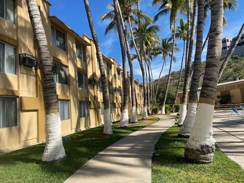 Araiza Palmira Hotel